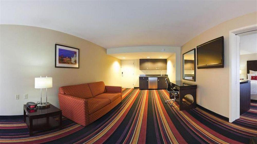Clarion Hotel New Orleans - Airport & Conference Center Kenner Exteriör bild