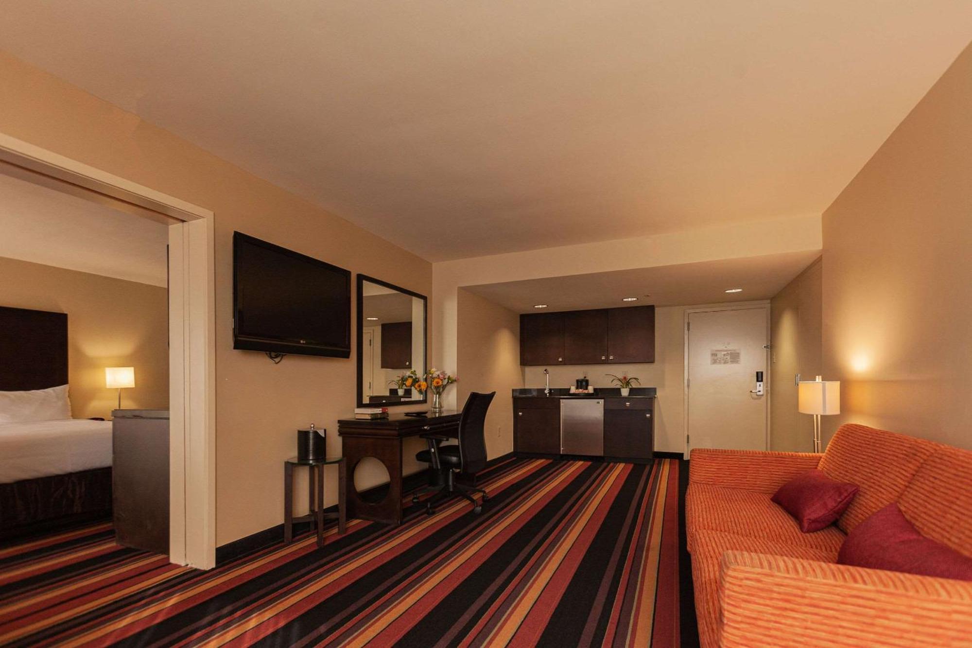 Clarion Hotel New Orleans - Airport & Conference Center Kenner Exteriör bild
