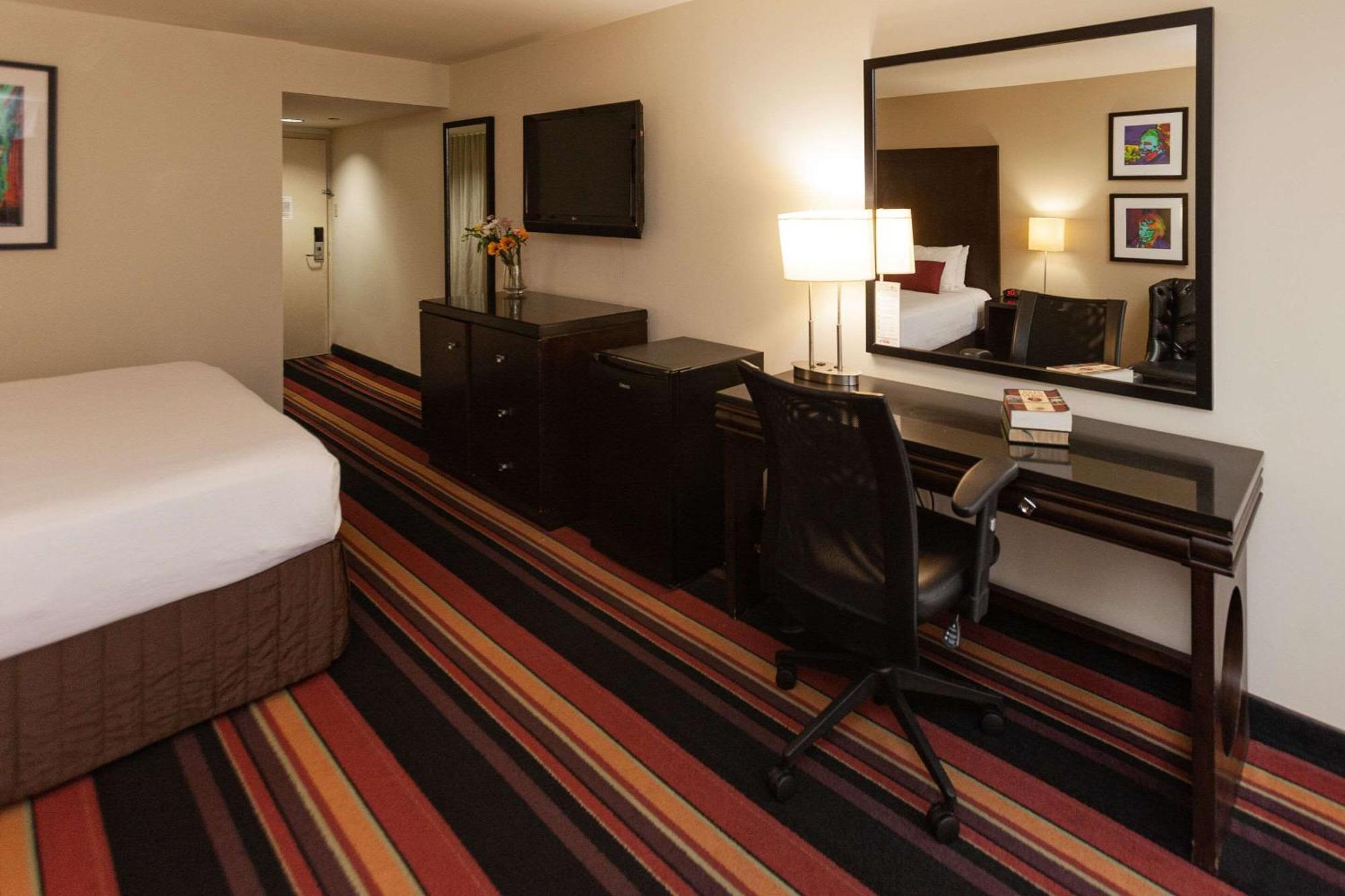 Clarion Hotel New Orleans - Airport & Conference Center Kenner Exteriör bild