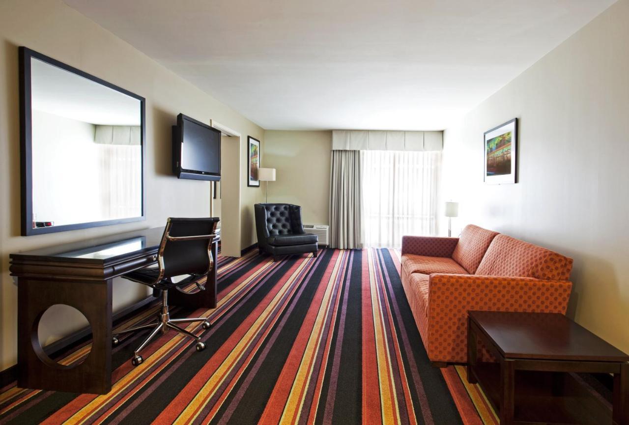 Clarion Hotel New Orleans - Airport & Conference Center Kenner Exteriör bild
